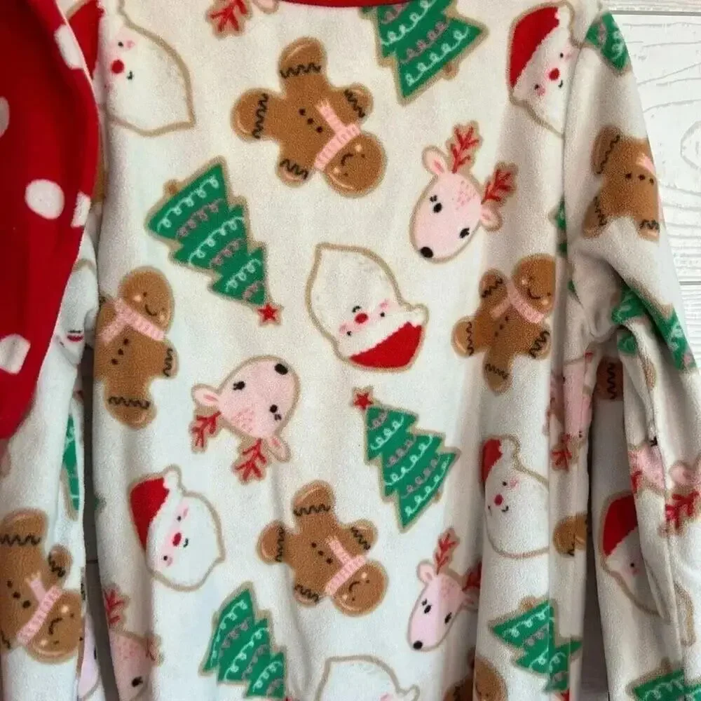 Carter’s Christmas/Santa  fleece footed blanket sleepers Size 4T